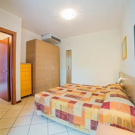 Gioia Aparthotel 3*