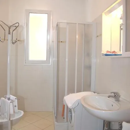Gioia Aparthotel 3*