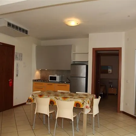Aparthotel Gioia 3*