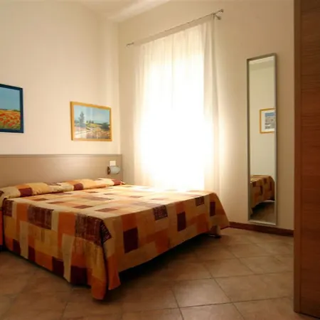 Gioia Aparthotel 3*