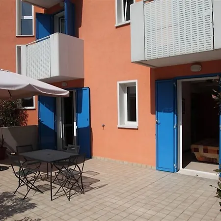 Gioia Aparthotel 3*