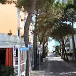 Gioia מלון דירות 3*