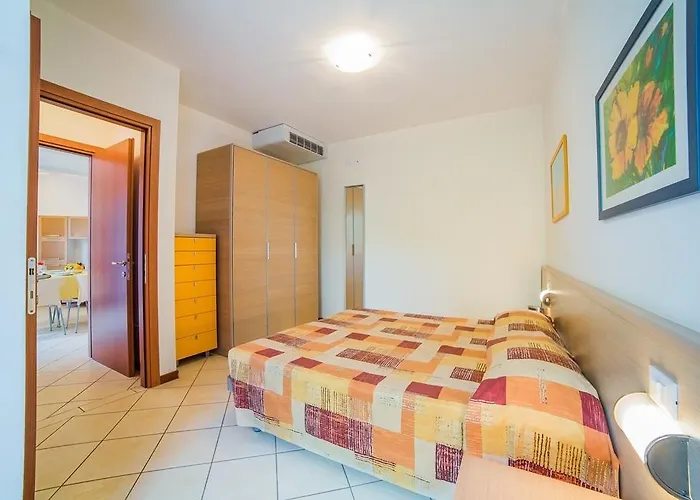 Gioia Aparthotel 3*