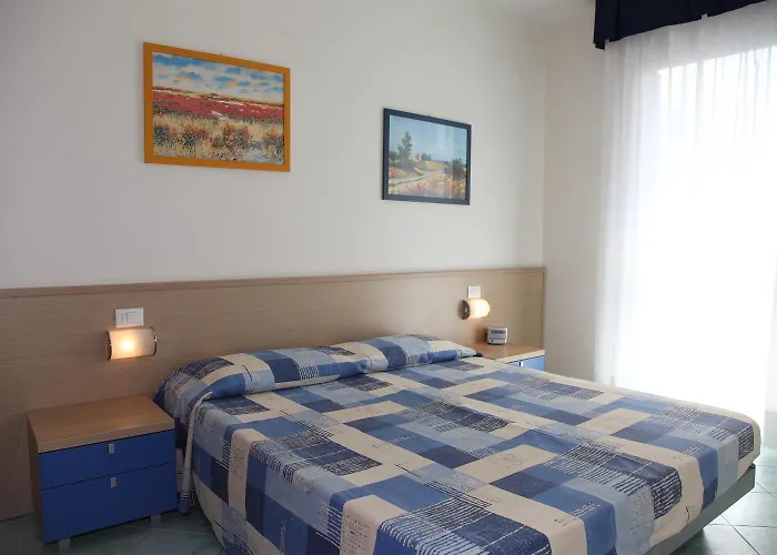 Gioia Aparthotel 3*